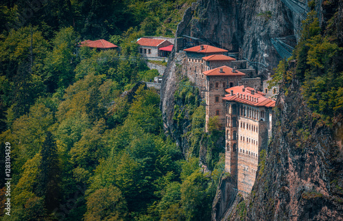 Obraz na płótnie Sumela Monastery (Turkish: Sümela Manastırı) is a Greek Orthodox monastery, in the Maçka district of Trabzon Province in modern Turkey. w salonie