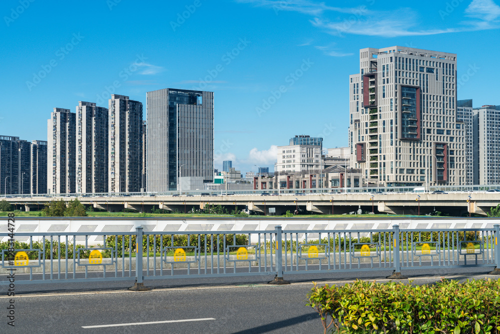 Obraz premium Highway overpass modern city skyline background