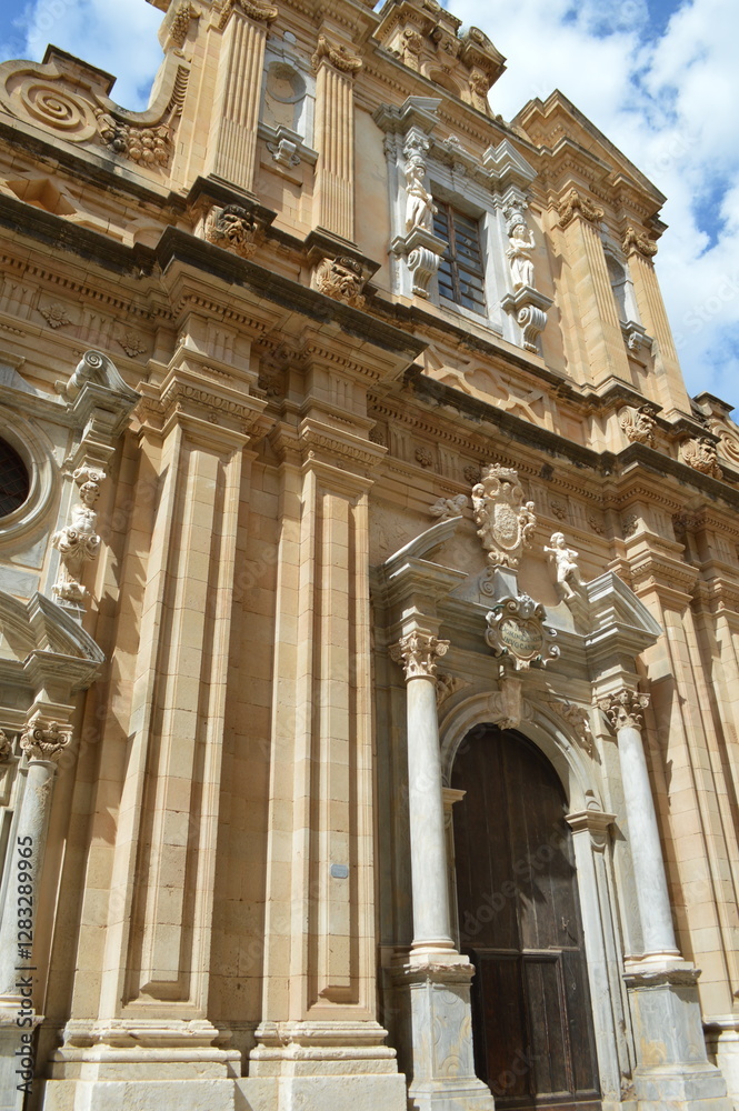 Sicilia, Trapani, particolare della cattedrale Sicilia, Trapani, particolare della cattedrale