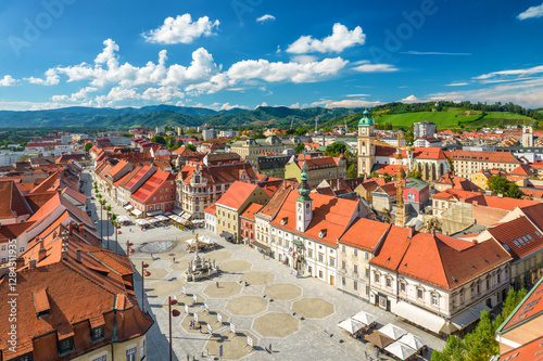 Obraz na płótnie Maribor cityscape aerial view at sunny day, Slovenia w salonie