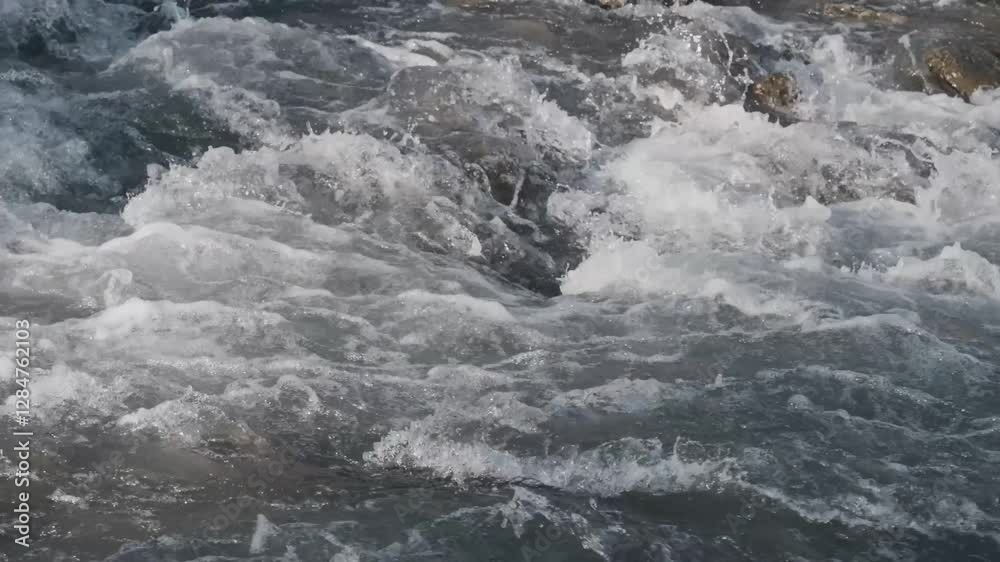 Fiume di montagna