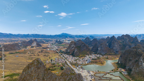 Obraz na płótnie Rural scenery and karst landforms in Hezhou, Guangxi, China w salonie