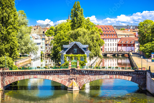 Obraz na płótnie Strasbourg Barrage Vauban scenic canals and bridges view w salonie