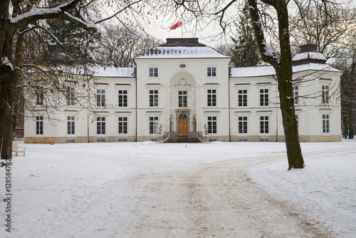Obraz na płótnie Myslewicki Palace in Lazienki Park, Warsaw w salonie