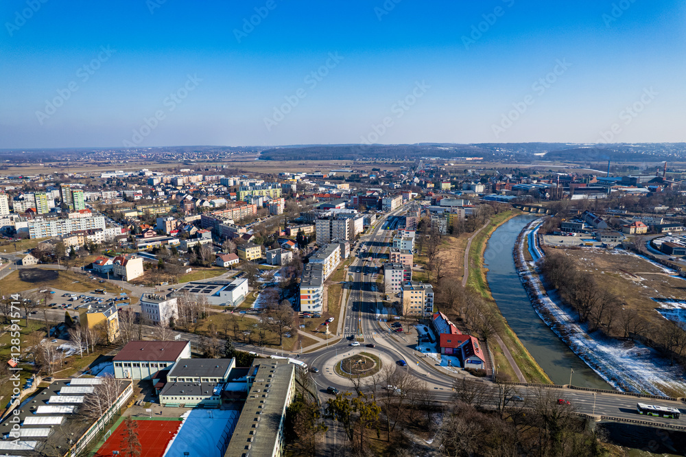 Obraz premium Racibórz miasto na Śląsku w Polsce. Panorama z lotu ptaka w zimie. Rzeka Odra w Raciborzu.