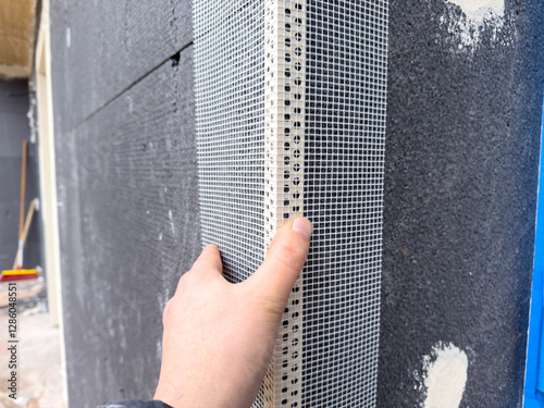 Creating a robust exterior finish with mesh on a building wall