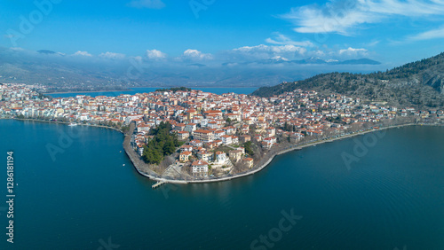 Obraz na płótnie Aerial view of the city of Kastoria and Lake Orestiada in north Greece. w salonie