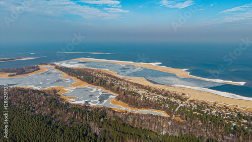 Plaża z drona w Mikoszewie, zatoka, cypel