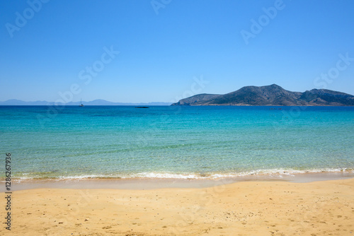 Obraz na płótnie Ano Koufonisi. Finikas beach with sand and azure sea water. Small Cyclades, Greece w salonie