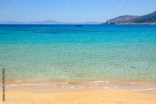 Obraz na płótnie Ano Koufonisi. Finikas beach with sand and azure sea water. Small Cyclades, Greece w salonie