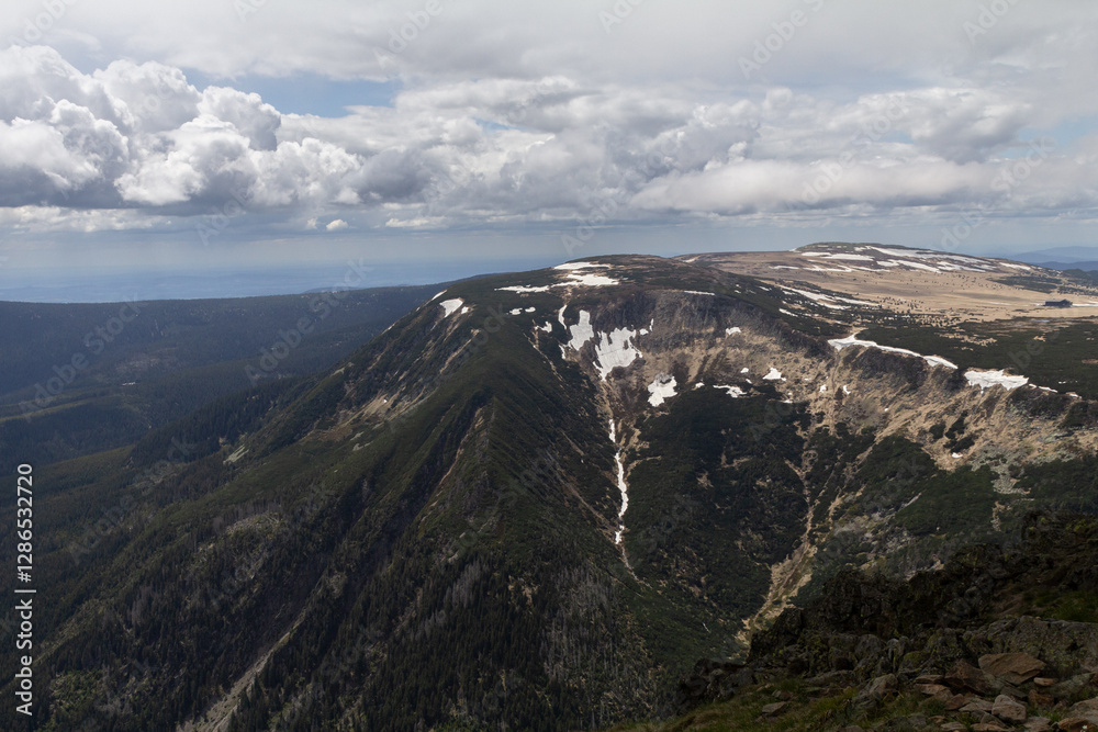 Obraz premium Stunning panoramic views from Sněžka, the highest peak in the Czech Republic