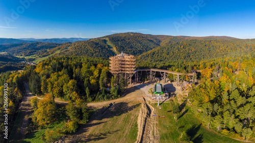 Wieża widokowa i Jaworzyna Krynicka.