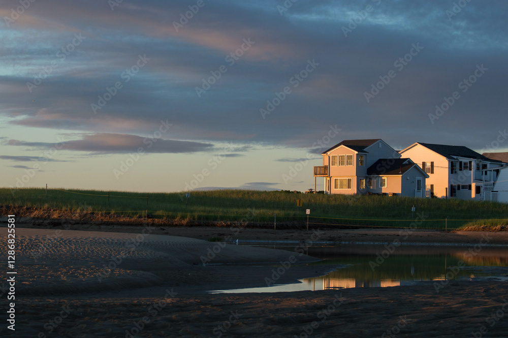 Fototapeta premium Sunrise over a Maine beach