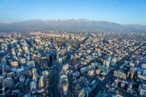 Santiago, Chile, vista da cordilheira dos Andes a partir do Sky Costanera. Setembro 2022