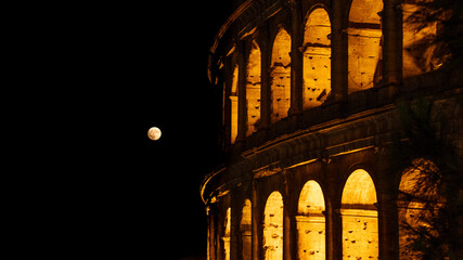 Keuken achterwand Colosseum Colosseum bij nacht met maan  © Rowan W