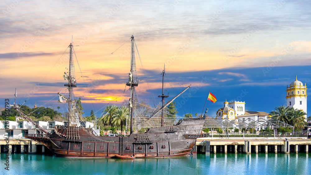 Obraz premium Replica of an ancient ship in the riverbank of the Guadalquivir
