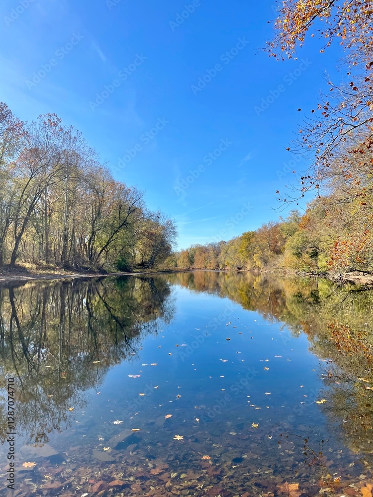 Fototapeta premium Schuylkill River in Autumn