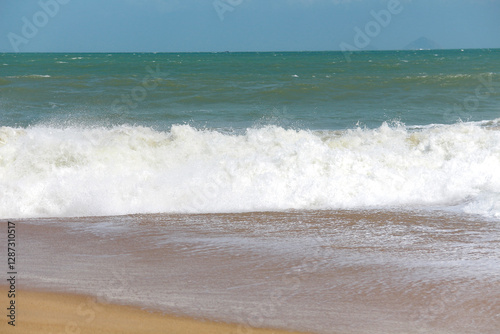 Fototapeta Naklejka Na Ścianę i Meble -  waves on the beach