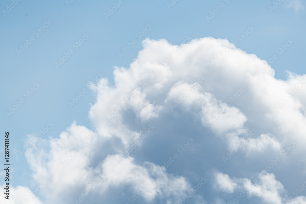 発達した雲をクローズアップして撮影