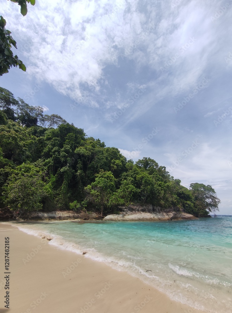 Fototapeta premium tropical beach in Indonesia 