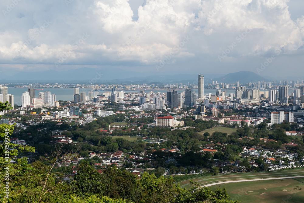 Obraz premium Aerial view of the heritage enclave of Georgetown on a sunny day from a nearby hill