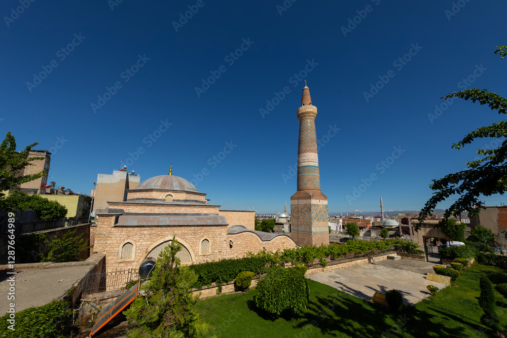 The construction year of the Ulu Mosque, located in Siirt Province, Türkiye, is not known exactly.
