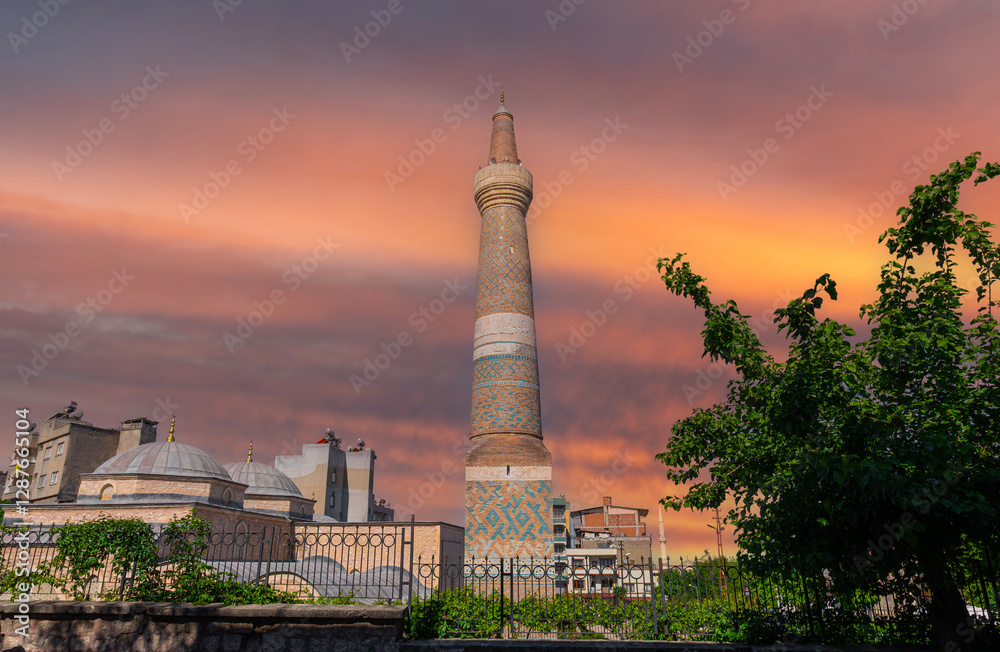 The construction year of the Ulu Mosque, located in Siirt Province, Türkiye, is not known exactly.
