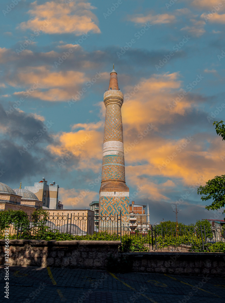 The construction year of the Ulu Mosque, located in Siirt Province, Türkiye, is not known exactly.