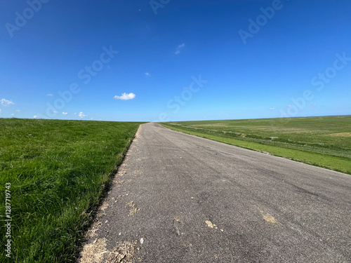 Dyke around Holwert