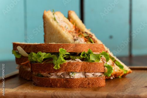 Natural sandwich and Poke
