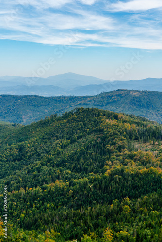 Fototapeta Naklejka Na Ścianę i Meble -  autumn landscape with mountains
