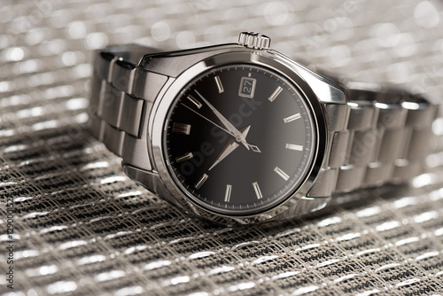black dial luxury men wrist watch