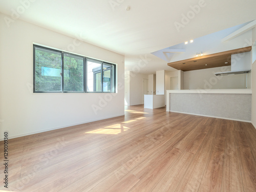 日当たりの良い新築住宅のリビング