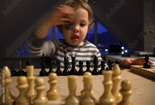 Obraz na płótnie child plays chess w salonie