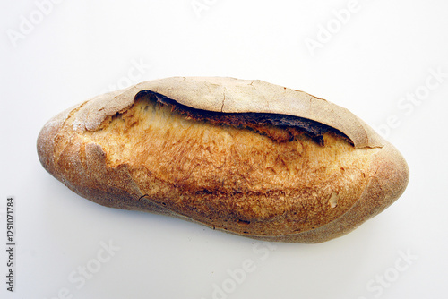 Senatore Cappelli bread is a loaf of bread made with the typical Senatore Cappelli durum wheat flour cooked in South of Italy