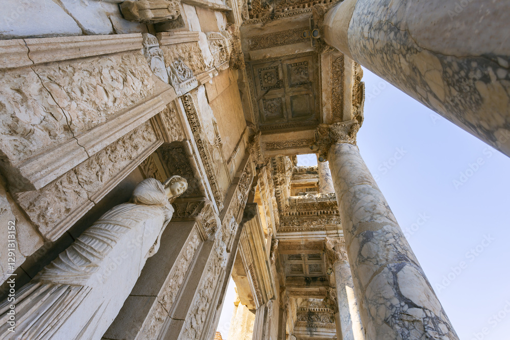 Fototapeta premium Beautiful view of Ephesus, a very important archaeological site in Turkey