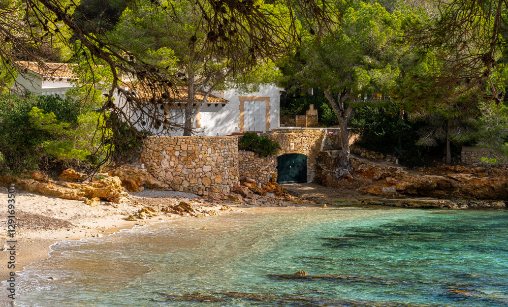 Landschaft und Küstengebiet im Norden Mallorcas, Cala Rajada, Balearen,. Spanien