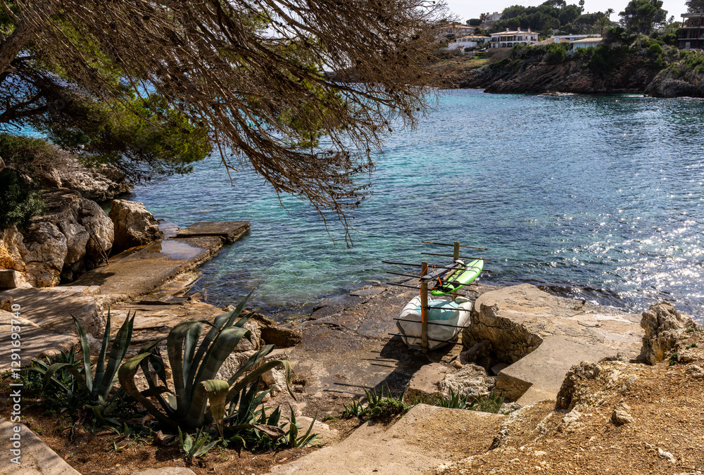 Landschaft und Küstengebiet im Norden Mallorcas, Cala Rajada, Balearen,. Spanien