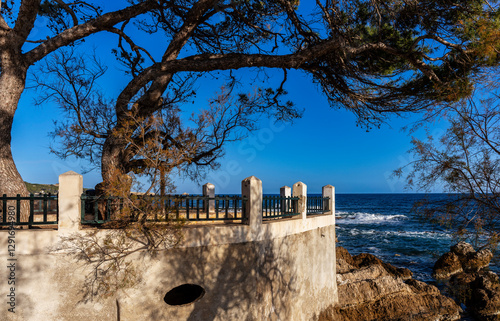 Obraz na płótnie Landschaft und Küstengebiet im Norden Mallorcas, Cala Rajada, Balearen,. Spanien w salonie