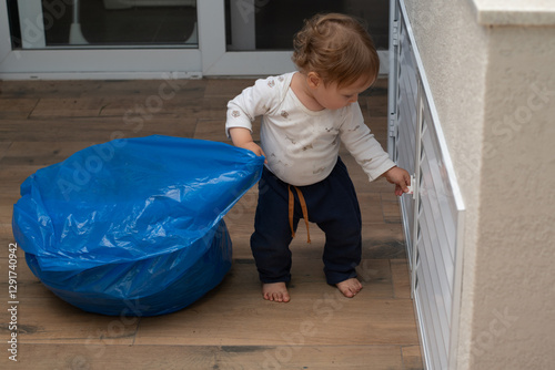 Baby takes the trash out - Sharing of household responsibilities