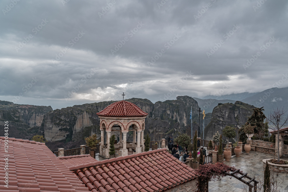 Obraz premium The monasteries in the beautiful village of Meteora in Greece. 