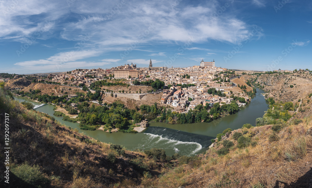 Fototapeta premium panoramic view of Toledo