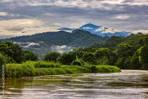 Obraz na płótnie Costa Rica. Rio Grande de Tarcoles estuary area (mouth of the Tarcoles River) surrounded by rainforest and the southern slopes of the Cordillera Central volcanic range w salonie
