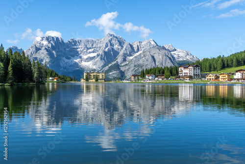 Fototapeta Naklejka Na Ścianę i Meble -  Lake Misurina in Dolomites, Dolomiti mountain, Italian Alps, Belluno, Italy. Alpine lake with reflection in morning time. Summer vacation destination