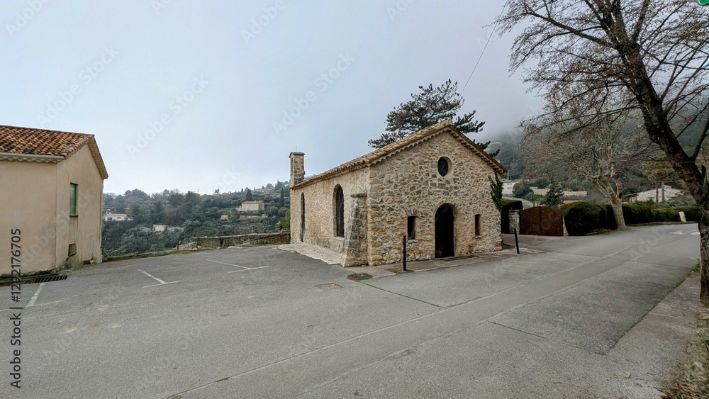 TOURRETTES-SUR-LOUP (Alpes-Maritimes)
