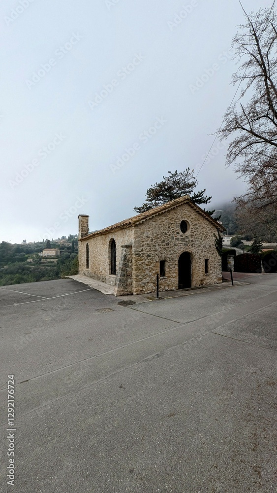 TOURRETTES-SUR-LOUP (Alpes-Maritimes)