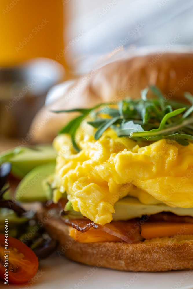 scrambled eggs with toast