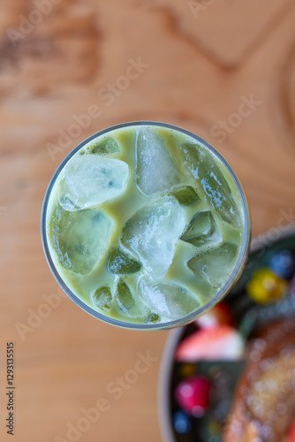 Obraz na płótnie cocktail with lime w salonie