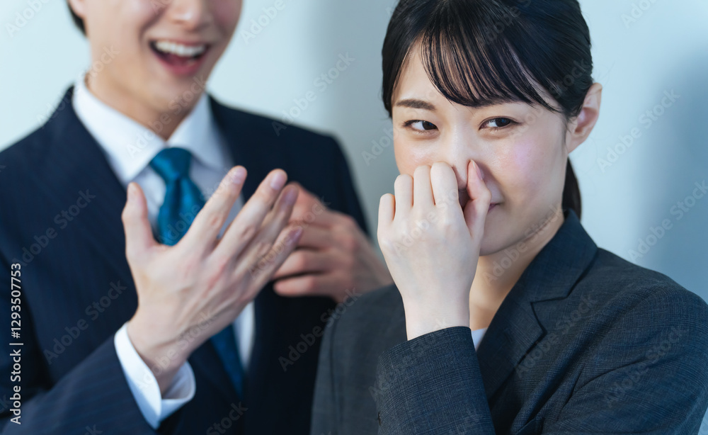 口臭、スメハラ、スメルハラスメント、臭い、体臭、加齢臭、ブレスケア、オーラルケア、女性、男性、悪臭、タバコ、煙草、喫煙者、会話、同僚、鼻をつまむ、嫌がる、ストレス、ビジネスパーソン、ビジネスウーマン、ビジネスマン、日本人、おじさん、中年、会社員、サラリーマン、ニンニク、柔軟剤、香害、嗅覚、不快、ニオイ、ワキガ、汗臭、マナー、エチケット、不満、困る、悩む、悩み、トラブル、ネガティブ、憂うつ、消臭、無 口臭、スメハラ、スメルハラスメント、臭い、体臭、加齢臭、ブレスケア、オーラルケア、女性、男性、悪臭、タバコ、煙草、喫煙者、会話、同僚、鼻をつまむ、嫌がる、ストレス、ビジネスパーソン、ビジネスウーマン、ビジネスマン、日本人、おじさん、中年、会社員、サラリーマン、ニンニク、柔軟剤、香害、嗅覚、不快、ニオイ、ワキガ、汗臭、マナー、エチケット、不満、困る、悩む、悩み、トラブル、ネガティブ、憂うつ、消臭、無