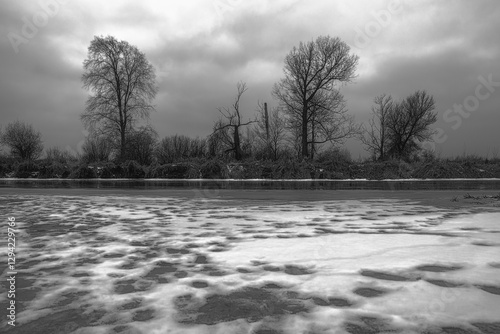 Obraz na płótnie Odwilż nad rzeką Narew, Podlasie, Polska w salonie